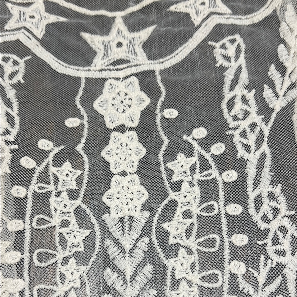 Hit List Lace Star Pattern Top - Picture 10 of 12